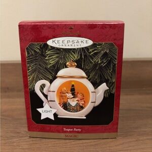 Hallmark Keepsake Ornament - Teapot Party with Light